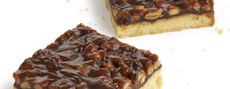 This Pine Nut & Hazelnut Cake Recipe Is Nutty, Moist, and Beyond Delicious