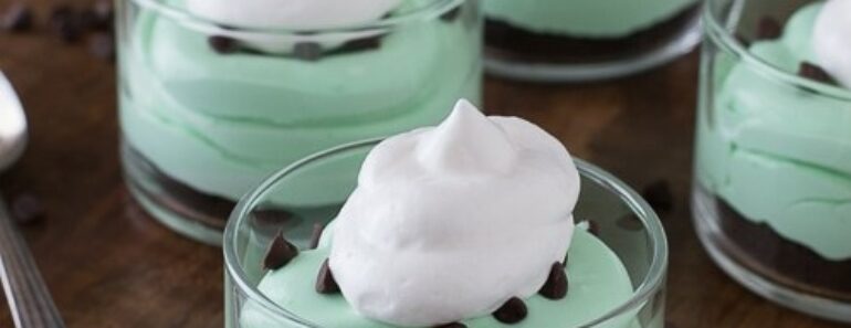 No-Bake Little Mint Chocolate Cheesecakes