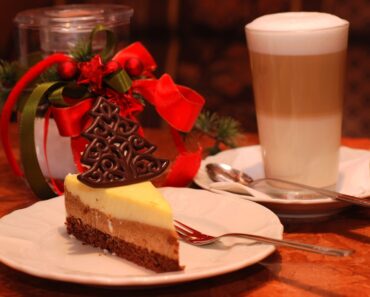 Christmas 3-Chocolate Cheesecake (No-Bake Recipe)