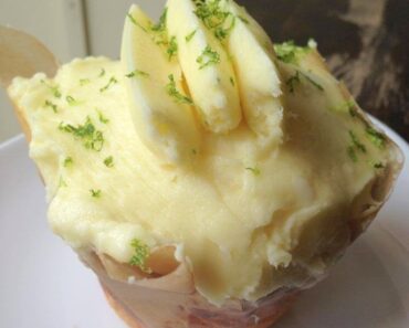 Bird of Paradise Cupcakes – Homemade Recipe (Smell Like Magnolia Bakery)