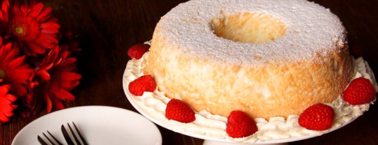 Almond Angel Cake with Amaretto Cream