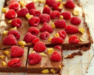 Chocolate Raspberry Biscuit Cake Recipe