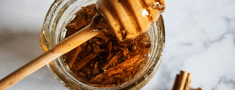 How to Make Cinnamon – Infused Honey