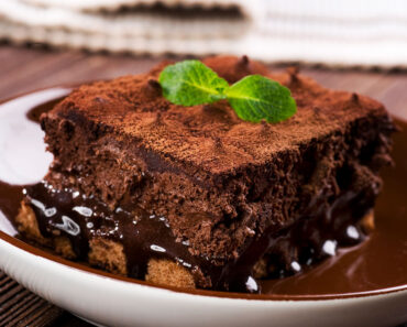 This Creamy Dark Chocolate Tiramisu Is the Dessert Everyone’s Obsessed With – One Bite and You’ll See Why!