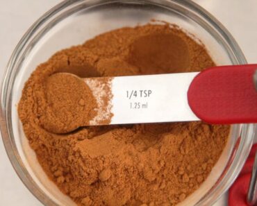 How to Use a ¼ Teaspoon of Nutmeg to Help Fall Asleep and Relieve Insomnia Symptoms
